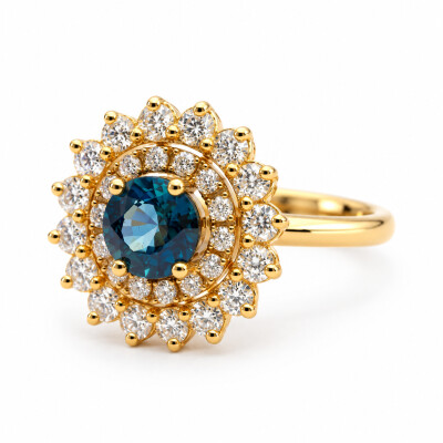 Bague or jaune saphir, double entourage diamants