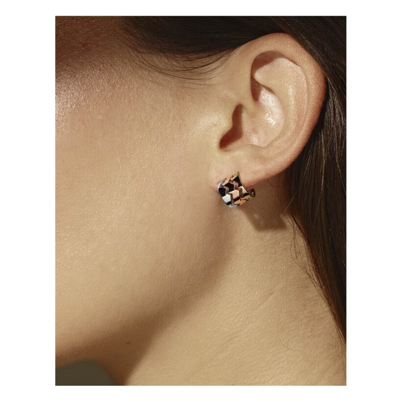 Mono Akillis Capture Trilogy earring in white gold, pink gold and yellow gold