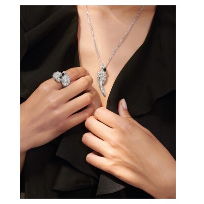 Pendentif Perroquet or blanc serti de diamants sur chaine triple en or blanc