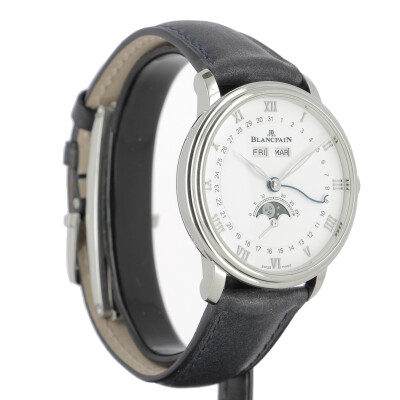 Villeret Quantième Complet moonphase watch