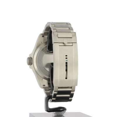 TUDOR Pelagos Ultra watch, unidirectional rotating bezel, titanium bracelet