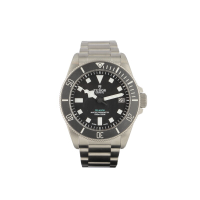TUDOR Pelagos Ultra watch, unidirectional rotating bezel, titanium bracelet