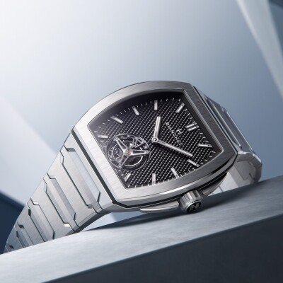 Montre Bianchet Ultrafino Tonneau Titanium Black