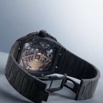 Montre Bianchet Ultrafino Tonneau Carbon Skeleton White