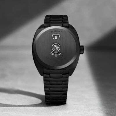 Montre Terra Nova Jumping Hour Stealth Black