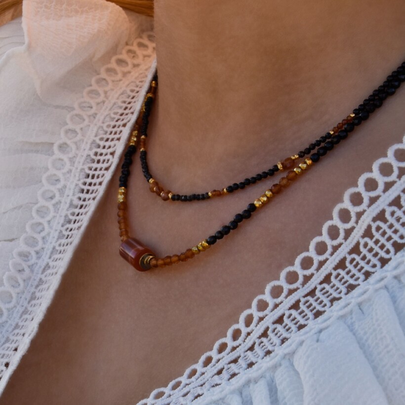 Le collier Rosekafé Kirane spinelle et Hessonite