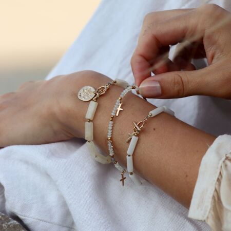 Le bracelet en pierres naturelles Thina blanc