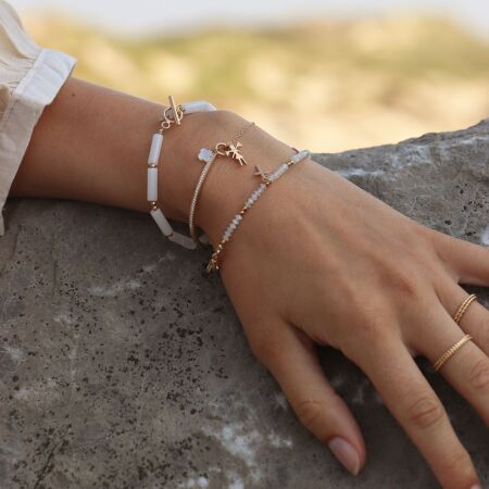 Le bracelet en pierres naturelles Thina blanc