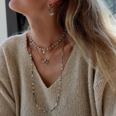 Le collier en pierres naturelles Thim