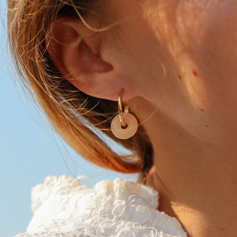 Les boucles d'oreilles plaquées or Happy orange