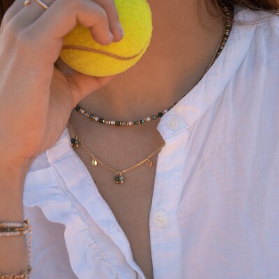le collier breloque pierres naturelles verte amare