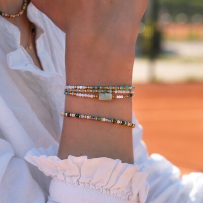 le bracelet multitours pierres naturelles verte Tuna