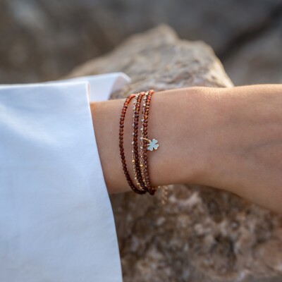 Le bracelet en pierres naturelles Thirza Grenat