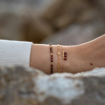 Le bracelet en pierres naturelles Isae brun