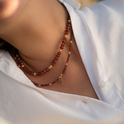 Le collier en pierres naturelles Plume marron