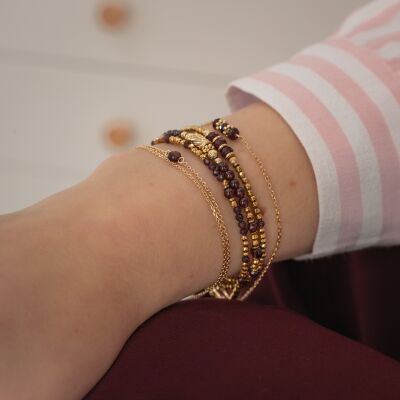 Le bracelet 2 tours plaqué or et grenat Indira