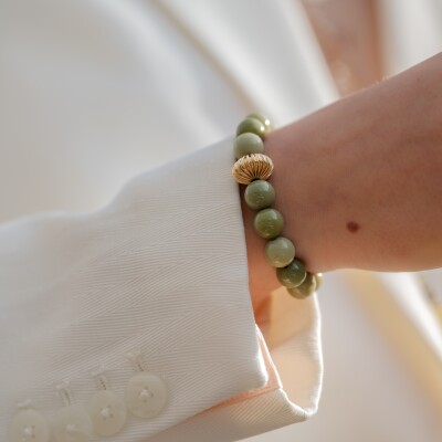 Le bracelet perles rondes vertes Ezra