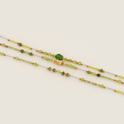 Le bracelet Tuna vert en plaqué or et pierre naturelles