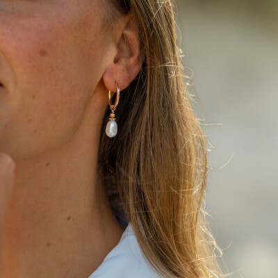 Les boucles d'oreilles en plaqué or Hyacinthe