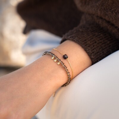 Le bracelet en agate et fleurs dorées Miraë