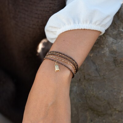 Le bracelet multitour marron Thirza scarabée
