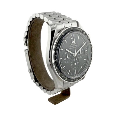 OMEGA Speedmaster Moonwatch 42