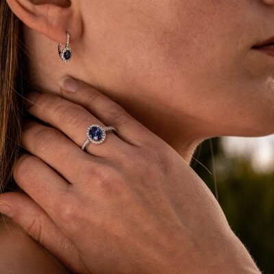 Bague Louis XV or blanc, saphir & diamants 