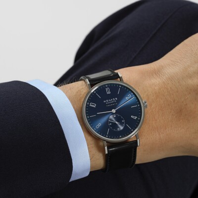 Montre Nomos Tangente Neomatik 39 Blue Gold