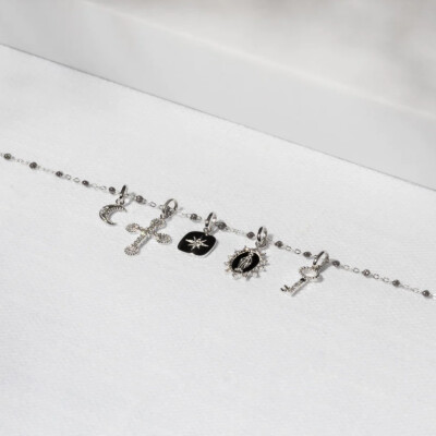 Pendentif Gigi Clozeau Croix Dentelle en or blanc et diamants