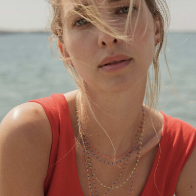 Collier Gigi Clozeau Classique en or jaune et résine corail, 42cm