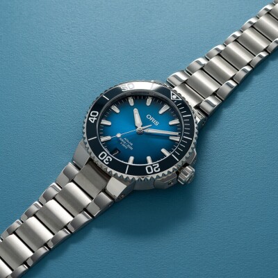 Montre Oris Aquis date