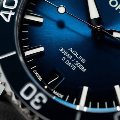 Montre Oris Aquis date