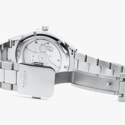 Montre Nomos Club Sport neomatik 42mm date black