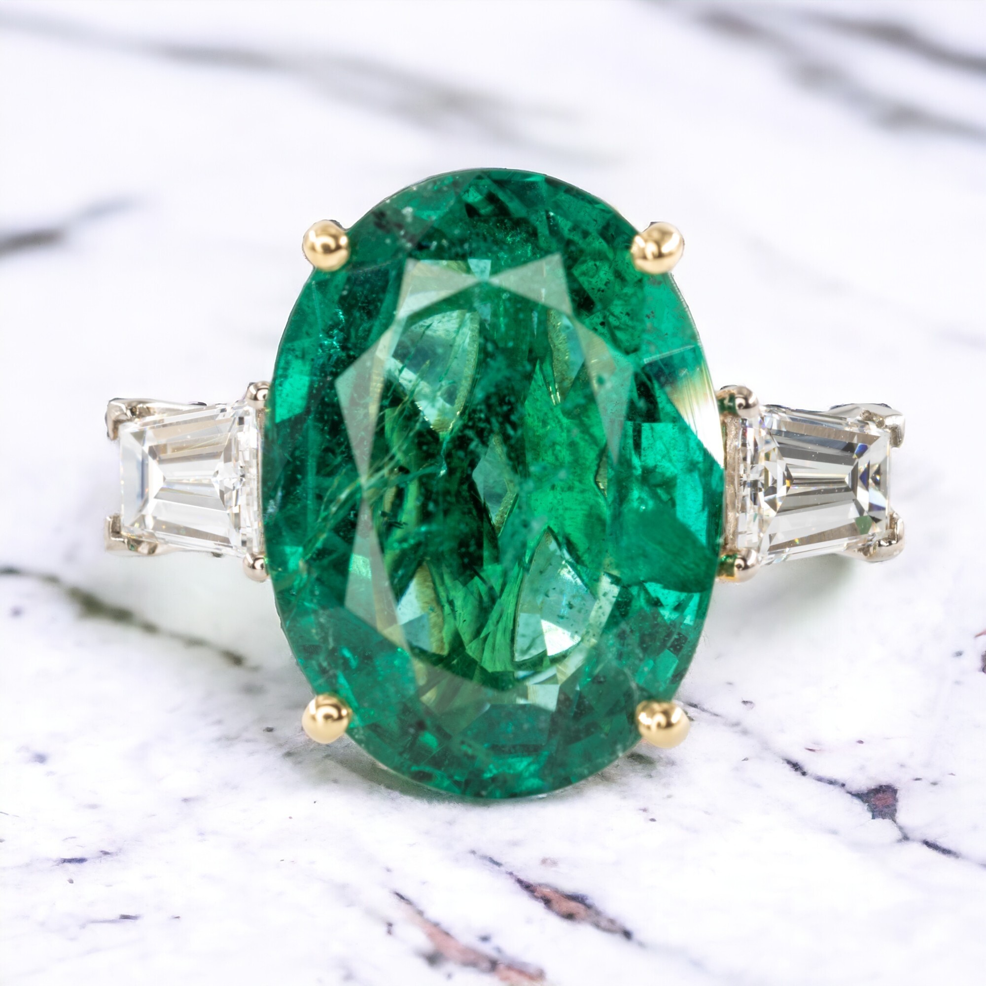 Bague Or Blanc 18 Carats Avec Émeraude Naturelle De Zambie (2 Ct) Et Diamants – Fait Main