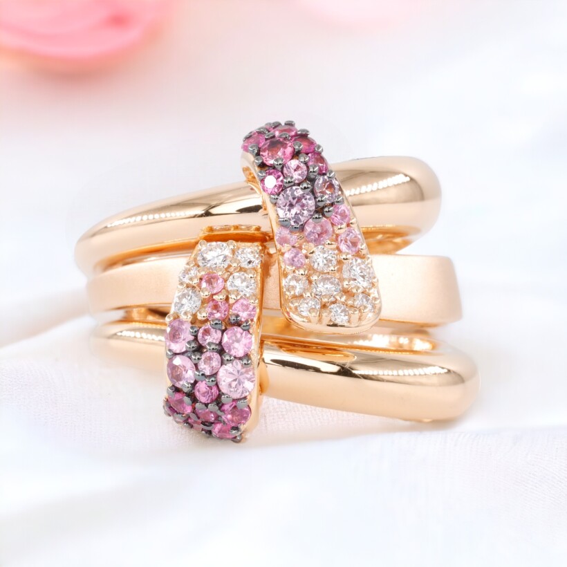 Bague 3 anneaux Or Rose entrelacé par 2 Motifs Pavés Saphirs Roses & Diamants
