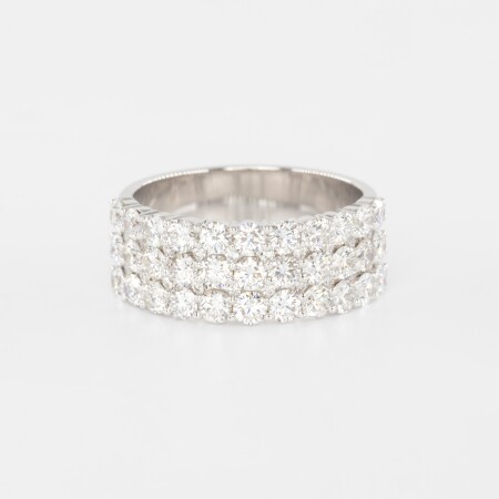 Bague ruban en or blanc et diamants 2.27ct sur trois rangs