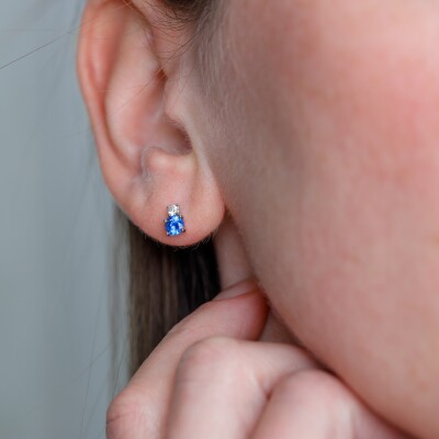 Puces d'oreilles or blanc, saphirs & diamants