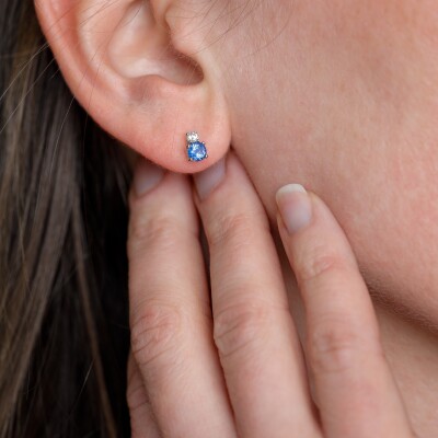 Puces d'oreilles or blanc, saphirs & diamants