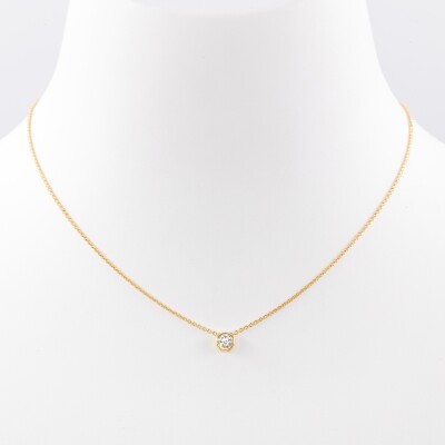 Pendentif sur chaine solitaire or jaune, diamant taille brillant 0.10ct serti clos