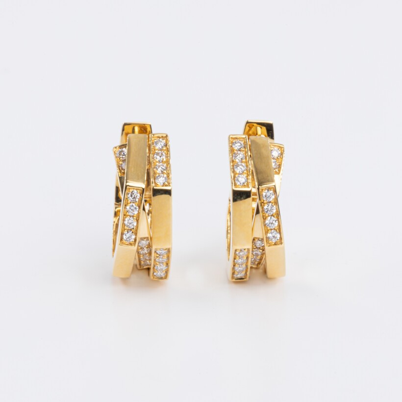 Boucles d\'oreilles en or jaune et diamants