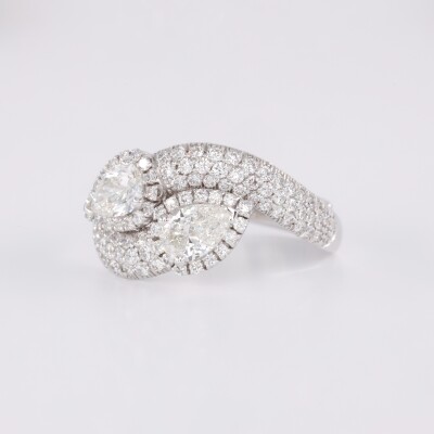Bague Toi et Moi en or blanc, diamants Poires et Pavage Diamants
