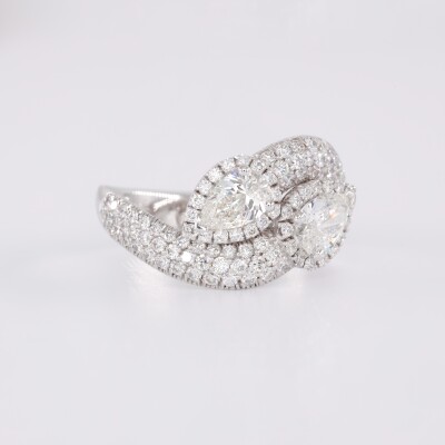 Bague Toi et Moi en or blanc, diamants Poires et Pavage Diamants