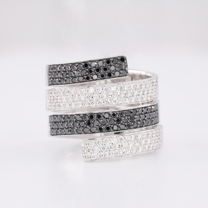 Bague infernale en or blanc diamant noir et blancs brillants