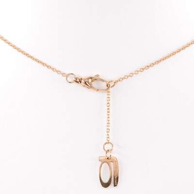 Collier trèfle en or rose et nacre au coeur serti de diamants