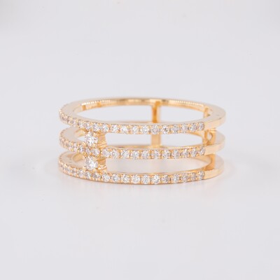 Bague en or rose trois anneaux et diamants