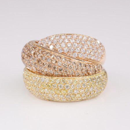 Bague Volume en or rose et diamants jaunes, cognacs et blancs