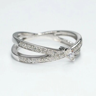 Bague or blanc & diamants