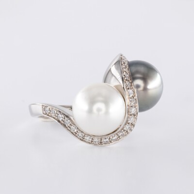 Bague Toi & Moi or blanc, perle de Tahiti, perle blanche & diamants
