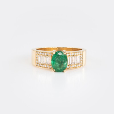 Bague 1930 or jaune, émeraude & diamants