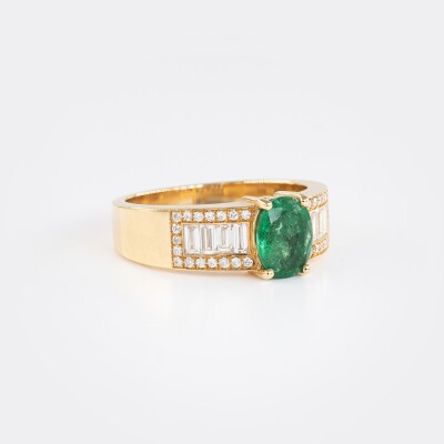 Bague 1930 or jaune, émeraude & diamants